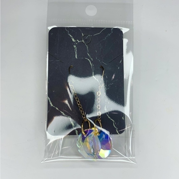 Gold dangling crystal earrings - Picture 2 of 3